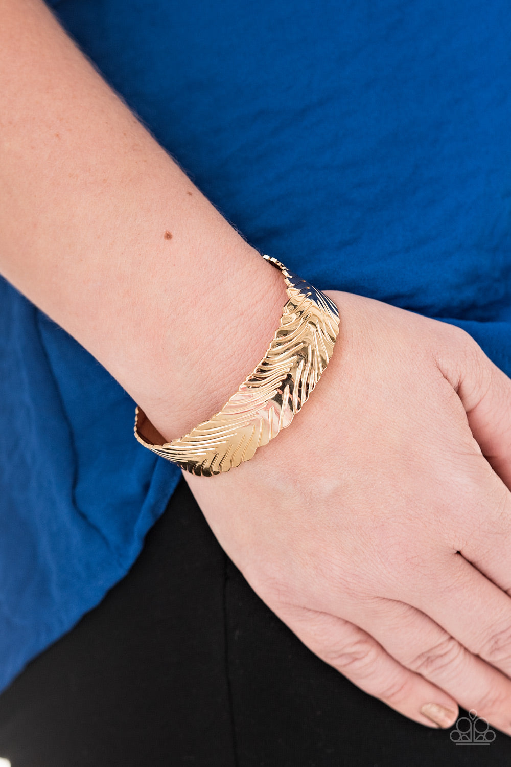 Ruffle Feathers - Gold Bracelet